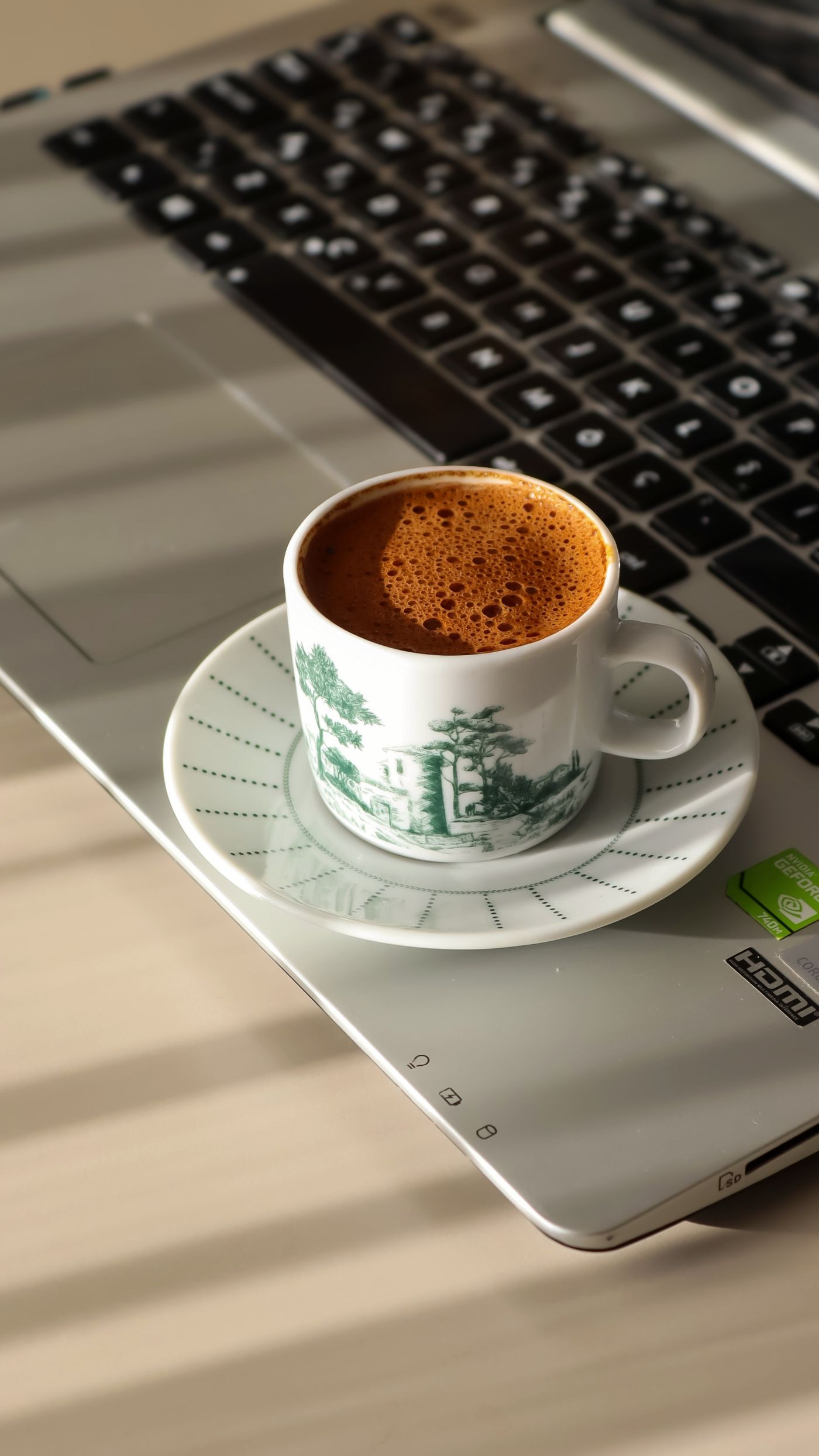 Laptop Üzerine Sıvı Dökülürse Ne Yapılmalı?